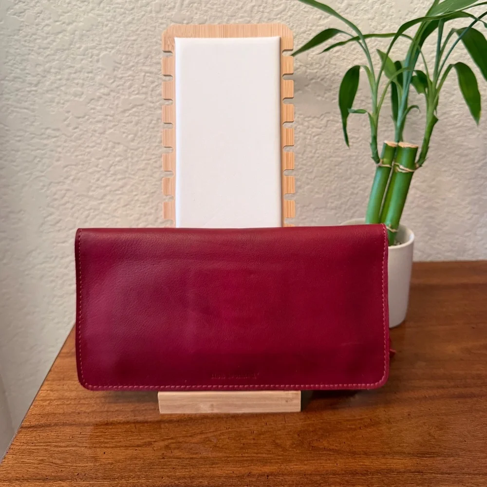 Lisa Leonard Genuine Leather Wallet with Zipper Tassel & 22 Card Slots, Red NWOT - Picture 1 of 15